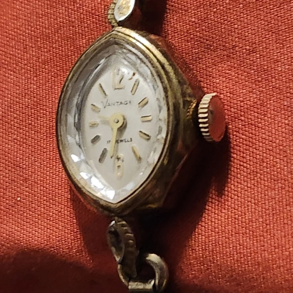 VINTAGE VANTAGE 17JEWEL WOMENS WATCH 10KT R.G.P. Bezel - Picture 2 of 5